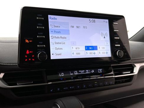 Used 2023 Toyota Sienna XSE image 21