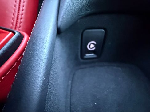 Used 2021 Ferrari F8 Tributo image 26