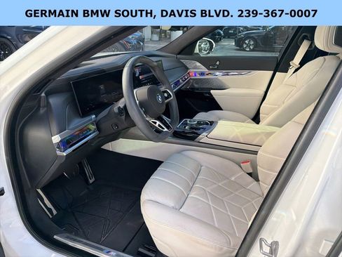 Used 2023 BMW i7 xDrive60 image 24