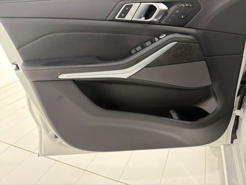 Certified 2024 BMW X7 xDrive40i AWD/4WD image 10