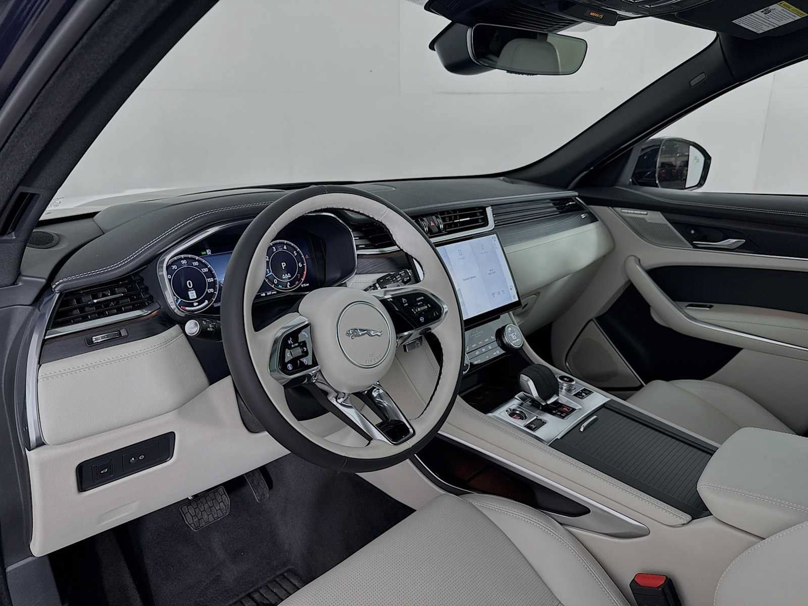 New 2025 Jaguar F-PACE R-Dynamic S AWD/4WD image 9