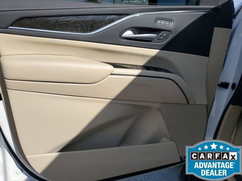 Used 2024 Cadillac Escalade Premium Luxury w/ Performance Package image 44