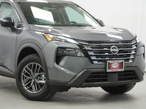 Used 2025 Nissan Rogue S image 3