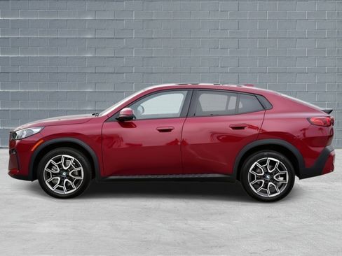 Used 2025 BMW X2 xDrive28i image 4