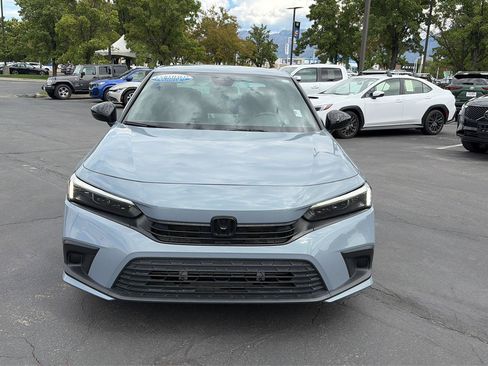 Used 2023 Honda Civic Sport image 2