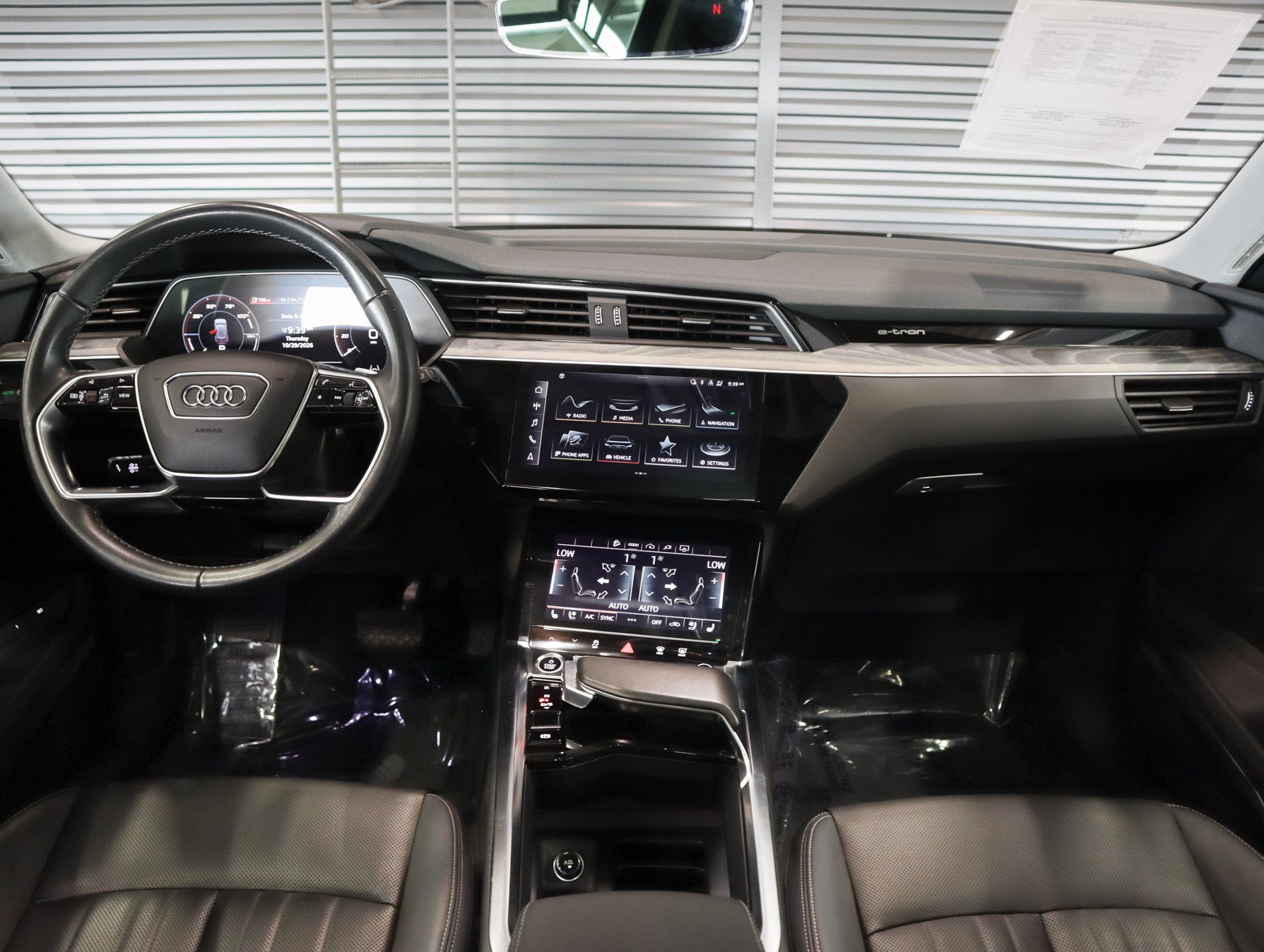 Used 2023 Audi e-tron Premium Plus w/ Premium Plus Package AWD/4WD image 7