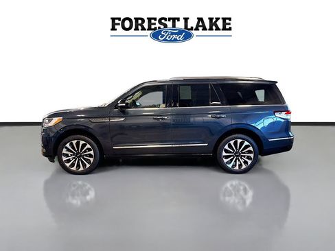 Used 2022 Lincoln Navigator Reserve AWD/4WD image 4