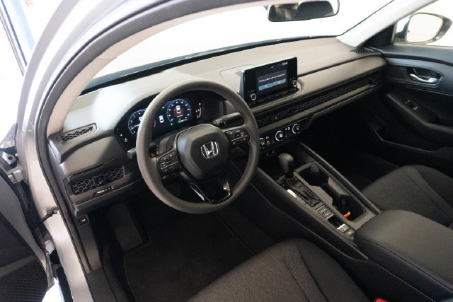 Certified 2025 Honda Accord LX image 3