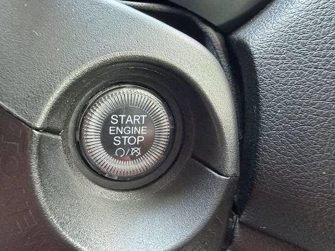 Used 2023 Jeep Renegade Latitude AWD/4WD image 16