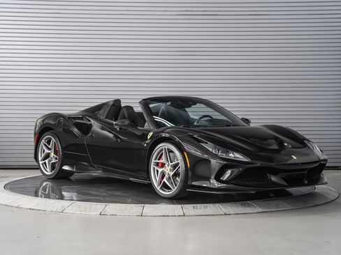 Used 2022 Ferrari F8 Tributo RWD image 7