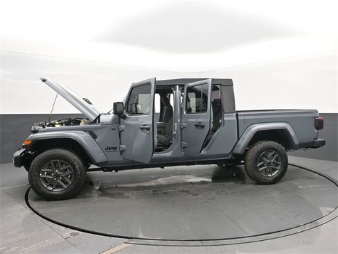 New 2025 Jeep Gladiator Sport image 55