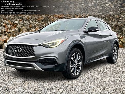 Used 2018 INFINITI QX30 Premium w/ Cargo Package image 1