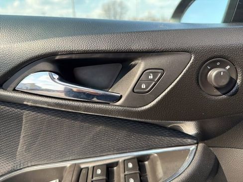 Used 2016 Chevrolet Cruze LT w/ Convenience Package image 18