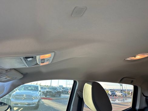 Used 2020 Toyota Tacoma SR5 image 28