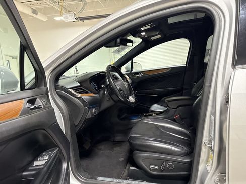 Used 2019 Lincoln MKC Reserve w/ MKC Technology Package FWD image 21