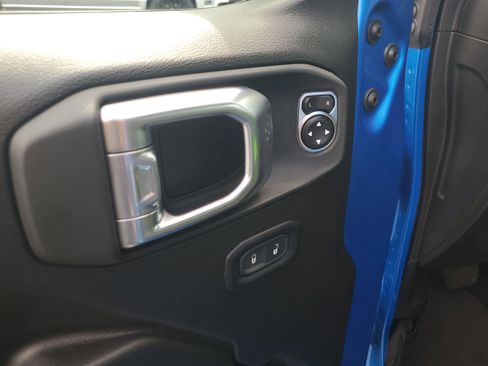 Used 2024 Jeep Wrangler Sport S image 18