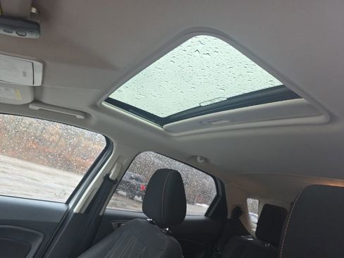 Used 2022 Ford EcoSport SE w/ SE Convenience Package image 11