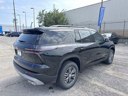 New 2026 Chevrolet Traverse LT FWD image 7