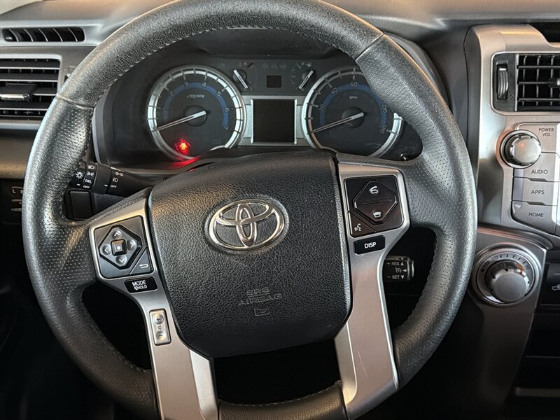 Used 2018 Toyota 4Runner SR5 AWD/4WD image 10
