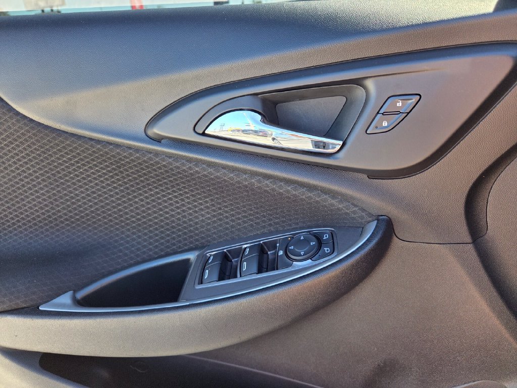 Used 2024 Chevrolet Malibu RS FWD image 23