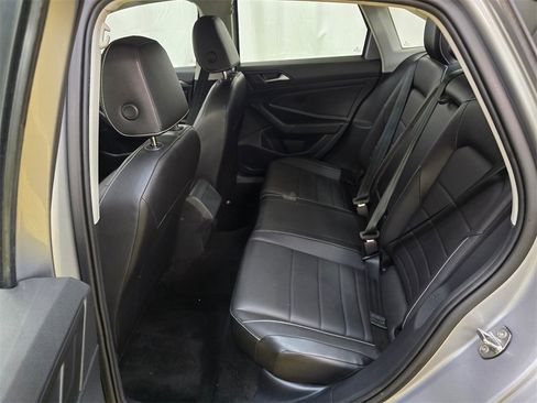 Used 2023 Volkswagen Jetta SE w/ Panoramic Sunroof Package image 16