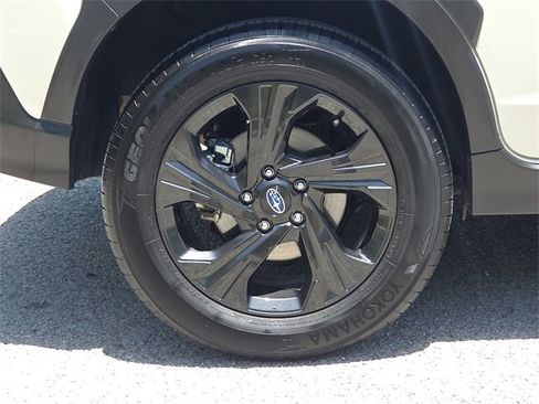 Used 2024 Subaru Crosstrek 2.0i image 9