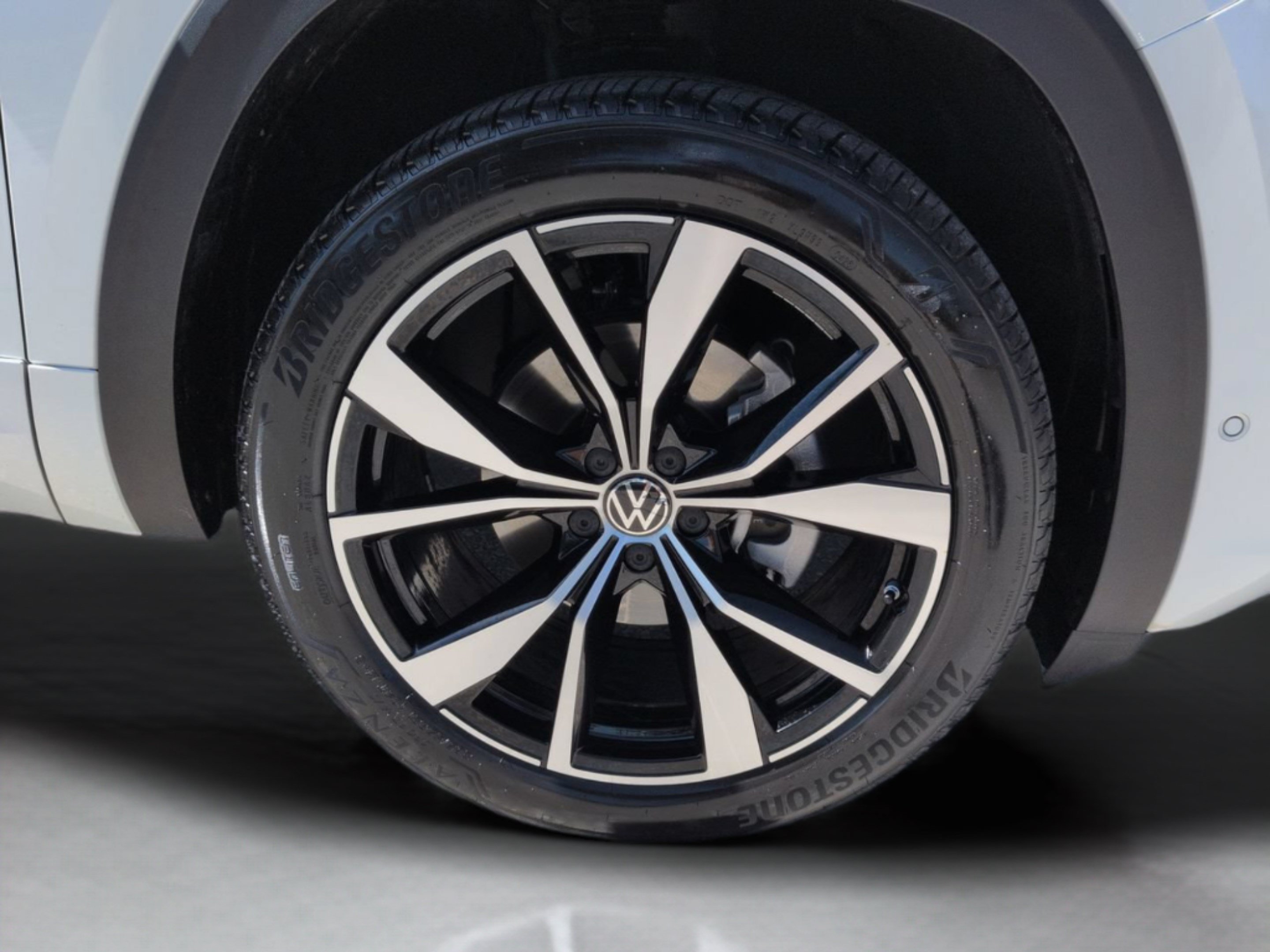 Used 2026 Volkswagen Atlas SEL Premium R-Line AWD/4WD image 13
