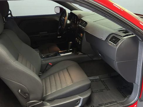 Used 2010 Dodge Challenger SE RWD image 24
