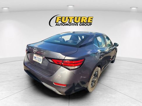 Used 2024 Nissan Sentra SV FWD image 3