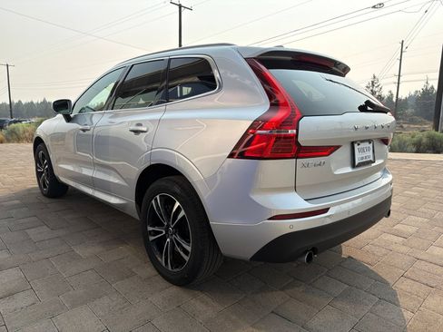 Used 2020 Volvo XC60 T6 Momentum AWD/4WD image 5