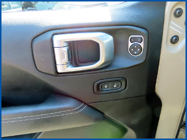Used 2022 Jeep Gladiator Rubicon w/ LED Lighting Group AWD/4WD image 14