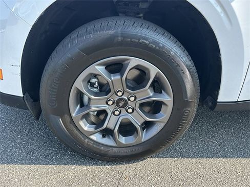 Used 2024 Ford Maverick XLT image 11