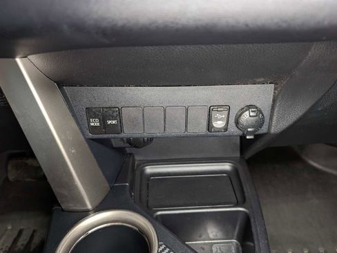 Used 2013 Toyota RAV4 XLE image 31