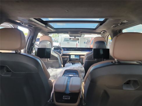 New 2025 Lincoln Navigator Black Label image 20