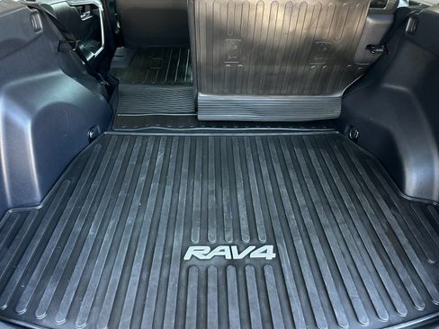 Used 2025 Toyota RAV4 XLE AWD/4WD image 14