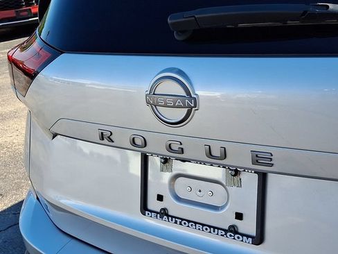 Used 2024 Nissan Rogue S FWD image 30