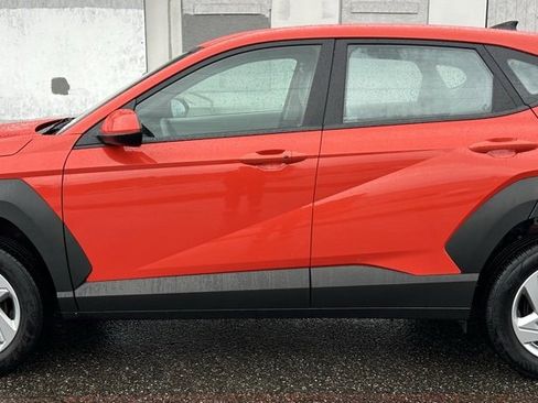 Used 2024 Hyundai Kona SE image 8