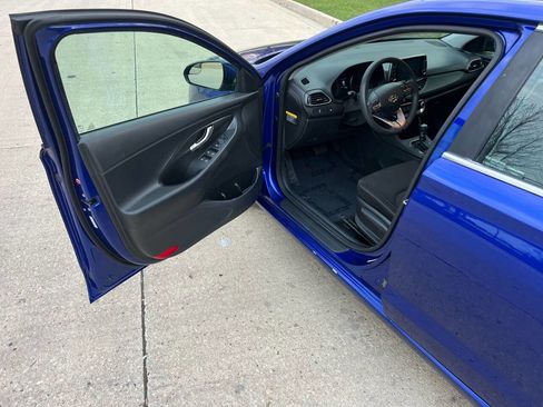 Used 2019 Hyundai Elantra GT image 21