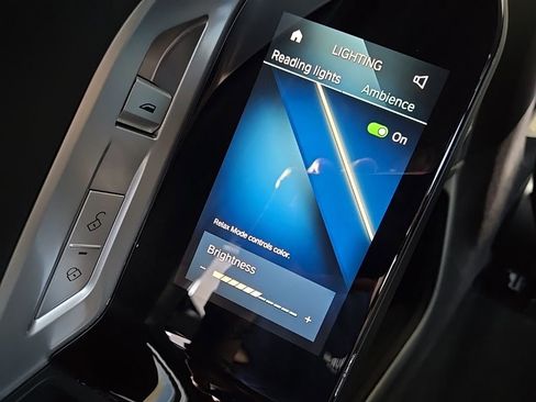 Used 2024 BMW 740i xDrive image 61