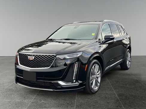 Used 2025 Cadillac XT6 Premium Luxury image 3