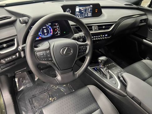 Used 2022 Lexus UX 200 w/ Accessory Package (Z2) image 16