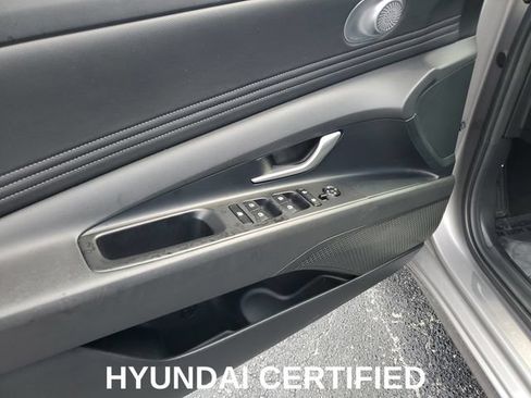 Certified 2025 Hyundai Elantra SEL FWD image 10