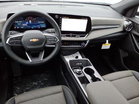 New 2026 Chevrolet Equinox LT w/ Convenience Package II image 10