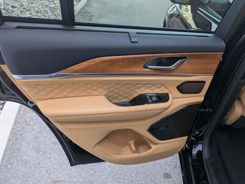 Used 2022 Jeep Grand Cherokee Summit image 31