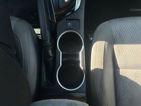 Used 2015 Toyota Corolla L image 22