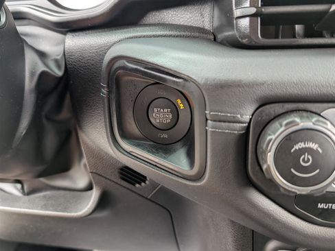 Used 2024 Jeep Wrangler Unlimited Rubicon image 24