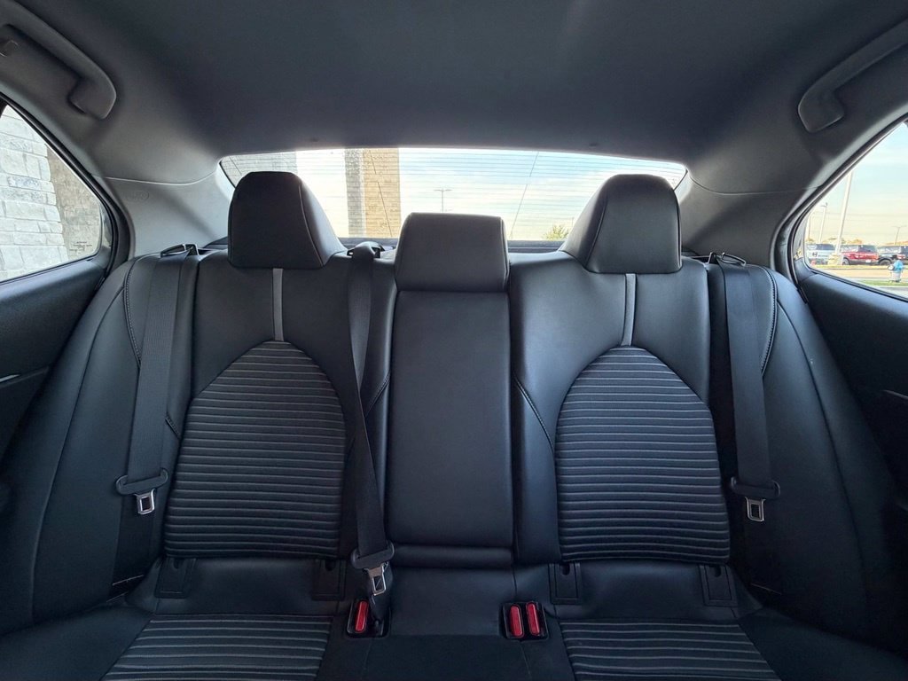 Used 2019 Toyota Camry SE FWD image 24