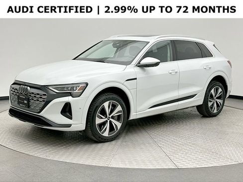 Certified 2024 Audi Q8 e-tron Premium Plus image 1