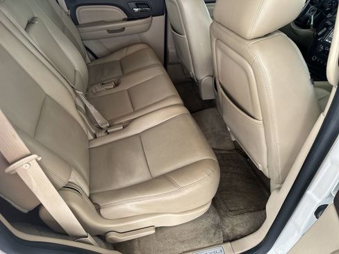 Used 2014 GMC Yukon Denali RWD image 34
