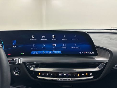 Used 2025 Cadillac Lyriq Sport image 38